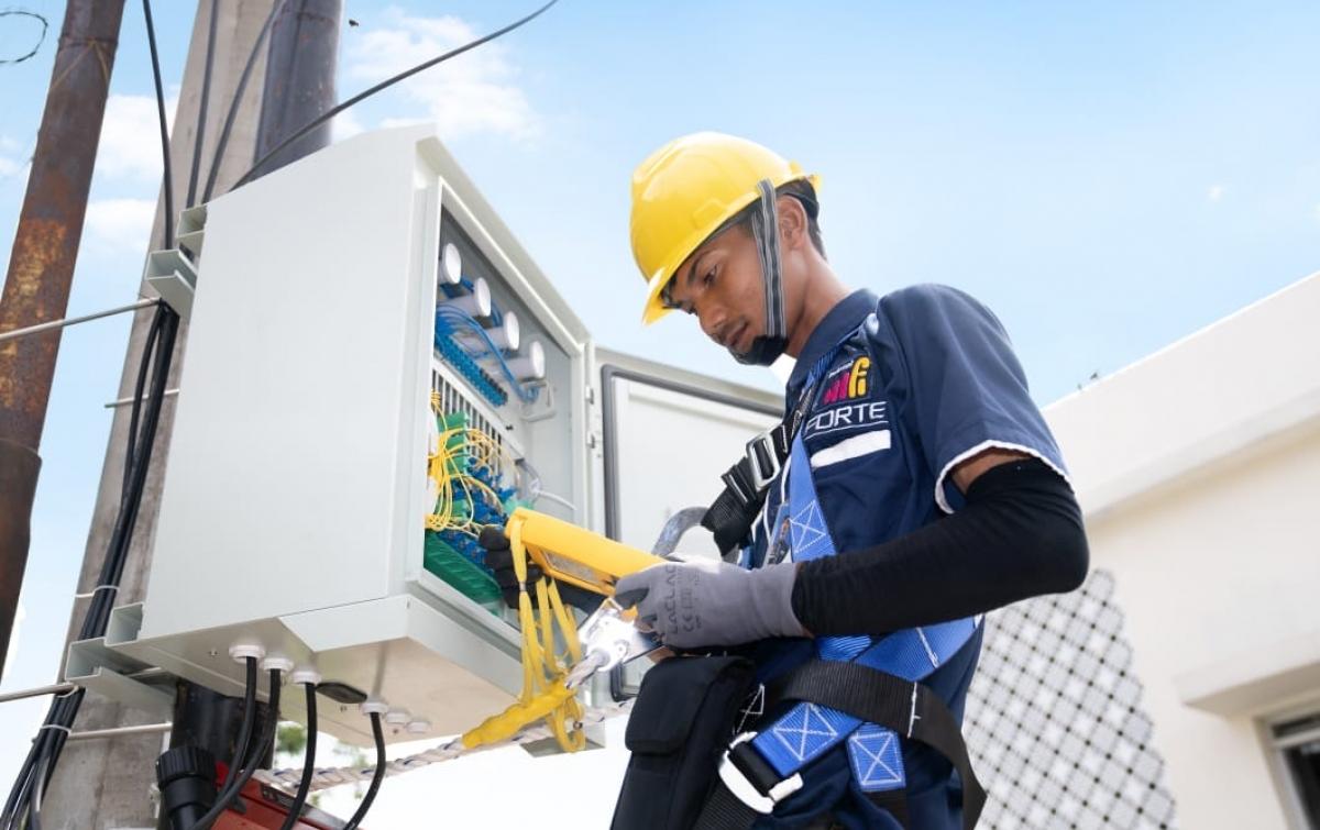 FTTH Network Deployment Project in Ecuador